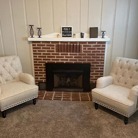 Downtown 2 Bedroom Cottage, Sleeps 6, Walking Distance To Honeywell, Downtown Restaurants, Shopping Wabash Экстерьер фото