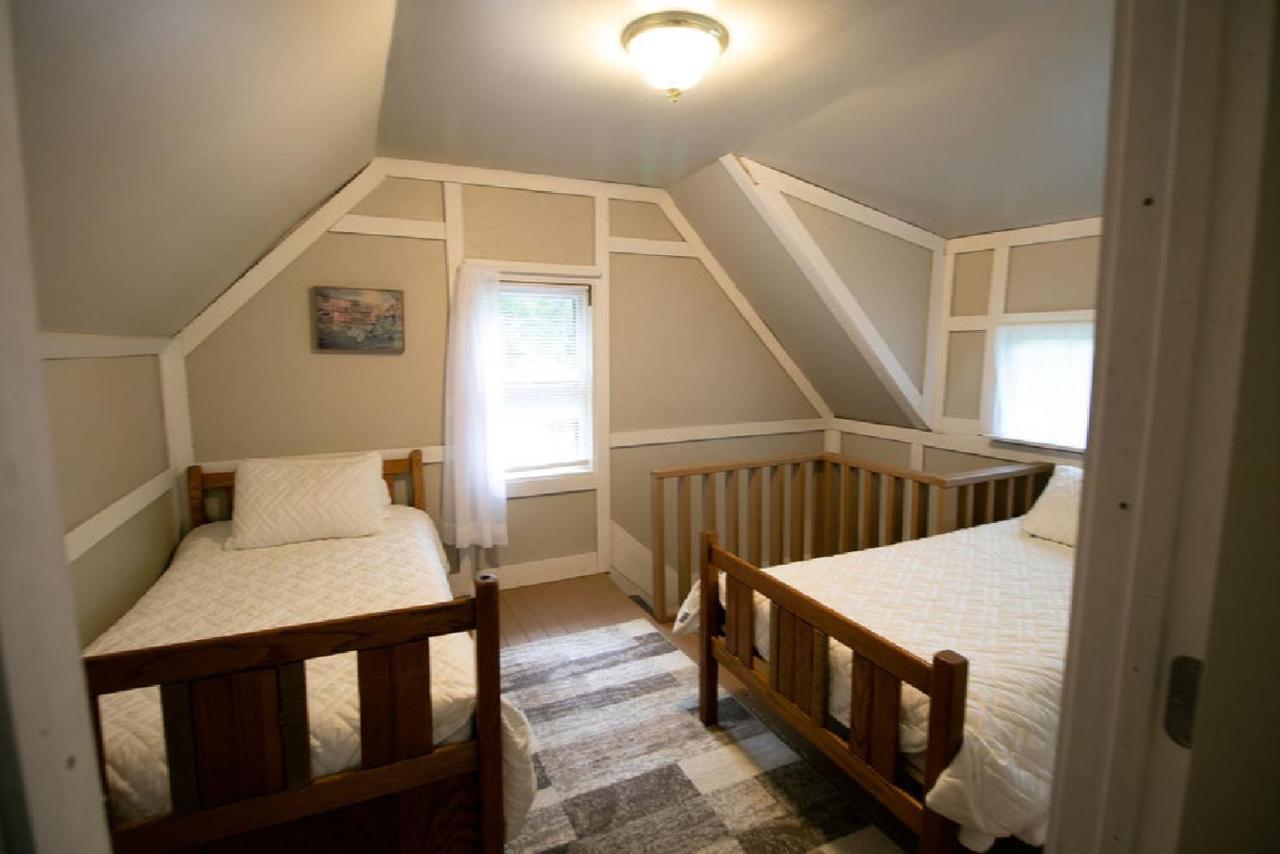 Downtown 2 Bedroom Cottage, Sleeps 6, Walking Distance To Honeywell, Downtown Restaurants, Shopping Wabash Экстерьер фото